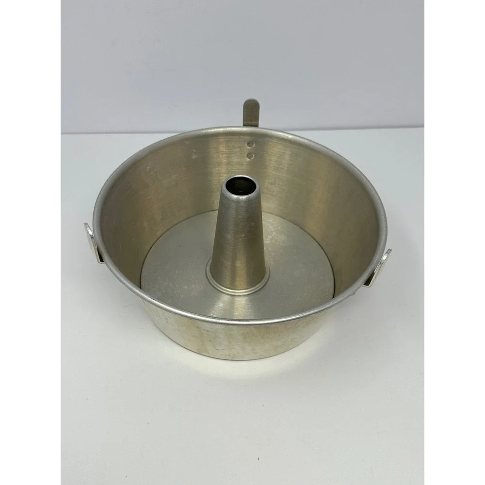 Vintage MIRRO Angel Food Cake/Tube Pan 9